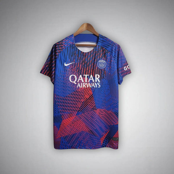 24/25 PSG Premium-Trikot vor dem Spiel