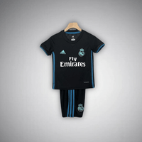17/18 Real Madrid Auswärts Premium Kinder Trikot-Set