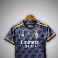 23/24 Real Madrid Auswärts Premium Kinder Kit