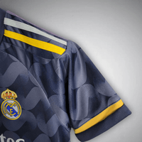 23/24 Real Madrid Auswärts Premium Kinder Kit