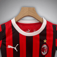 24/25 AC Mailand Heim-Trikot-Set für Kinder