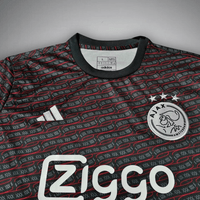 24/25 Ajax Pre-Match Premium-Trikot