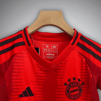 24/25 FC Bayern Home-Trikot-Set für Kinder
