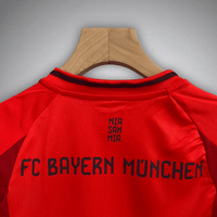 24/25 FC Bayern Home-Trikot-Set für Kinder