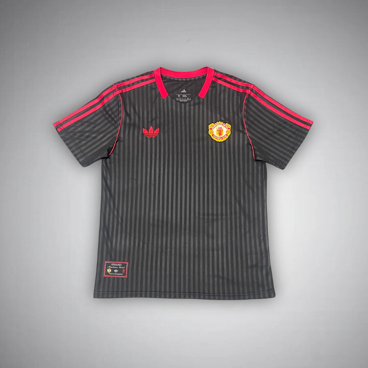 Manchester United „Treble Tribute“ Premium Trikot
