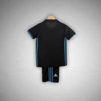 17/18 Real Madrid Auswärts Premium Kinder Trikot-Set