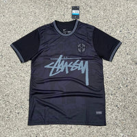 Stüssy x Brazil „Blackout“ Sondertrikot