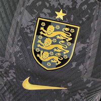 England „Midnight Gold“ Premium Trikot-Set