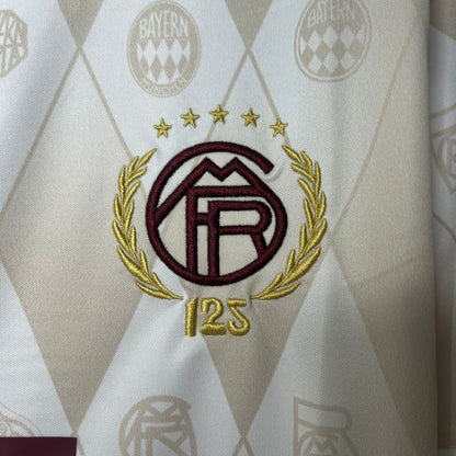 FC Bayern "Die Krone" Premium Kit