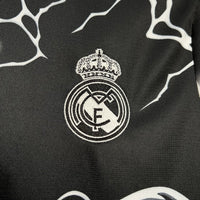 Real Madrid „Black Panther“ Premium Trikot
