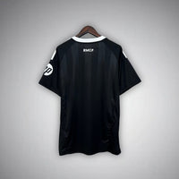 Real Madrid „Comeback Mastery“ Premium Trikot-Set