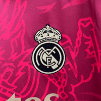 Real Madrid „Drache des Feuers“ Premium-Ausrüstung