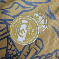Real Madrid „Goldener Drache“ Premium-Trikot