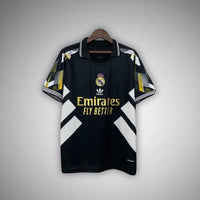 Real Madrid „Nocturno“ Premium Trikot