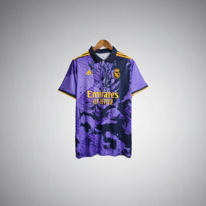 Real Madrid „Lila Tapferkeit“ Premium-Trikot