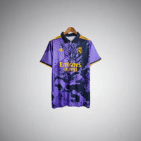 Real Madrid „Lila Tapferkeit“ Premium-Trikot