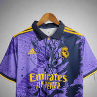 Real Madrid „Lila Tapferkeit“ Premium-Trikot