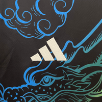 Real Madrid „Regenbogen Drache“ Premium-Trikot
