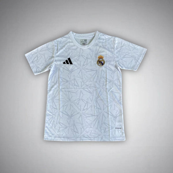 Real Madrid „Weiße Rüstung“ Premium-Ausrüstung